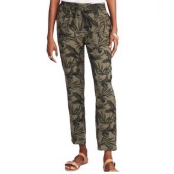 Old Navy Green Leaf Soft Tencel Olive Leaf Printed Pull On Pants - Picture 1 of 10